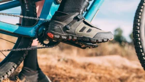 Cómo elegir zapatillas para enduro MTB
